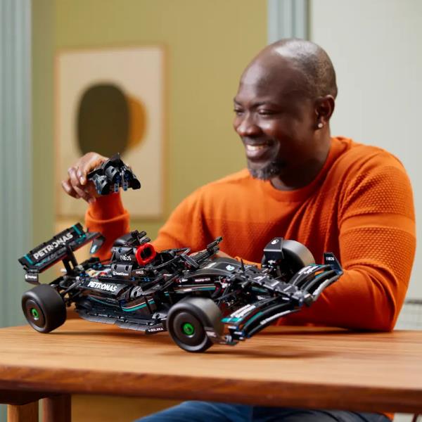 Mercedes-Amg F1 W14 E Performance - immagine 2