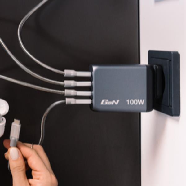 Gan Charger 4 Port 100W - immagine 4