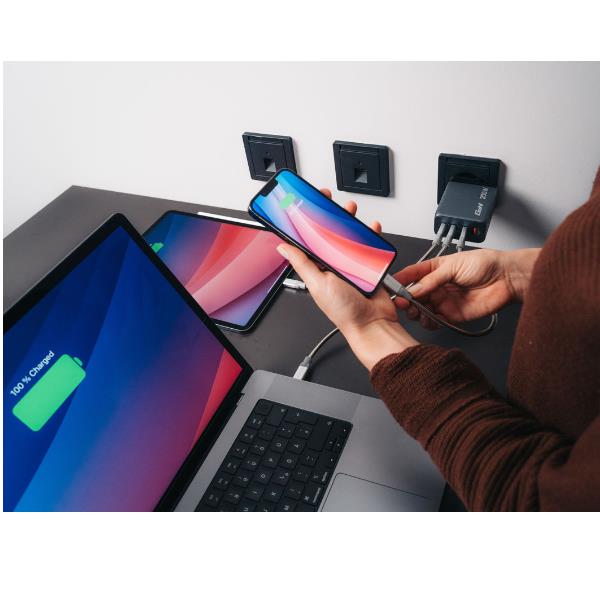 Gan Charger 4 Port 200W - immagine 3